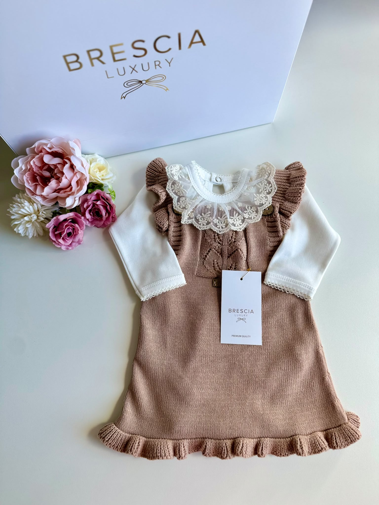 Vestido Premium  Hojas Caladas Tostado